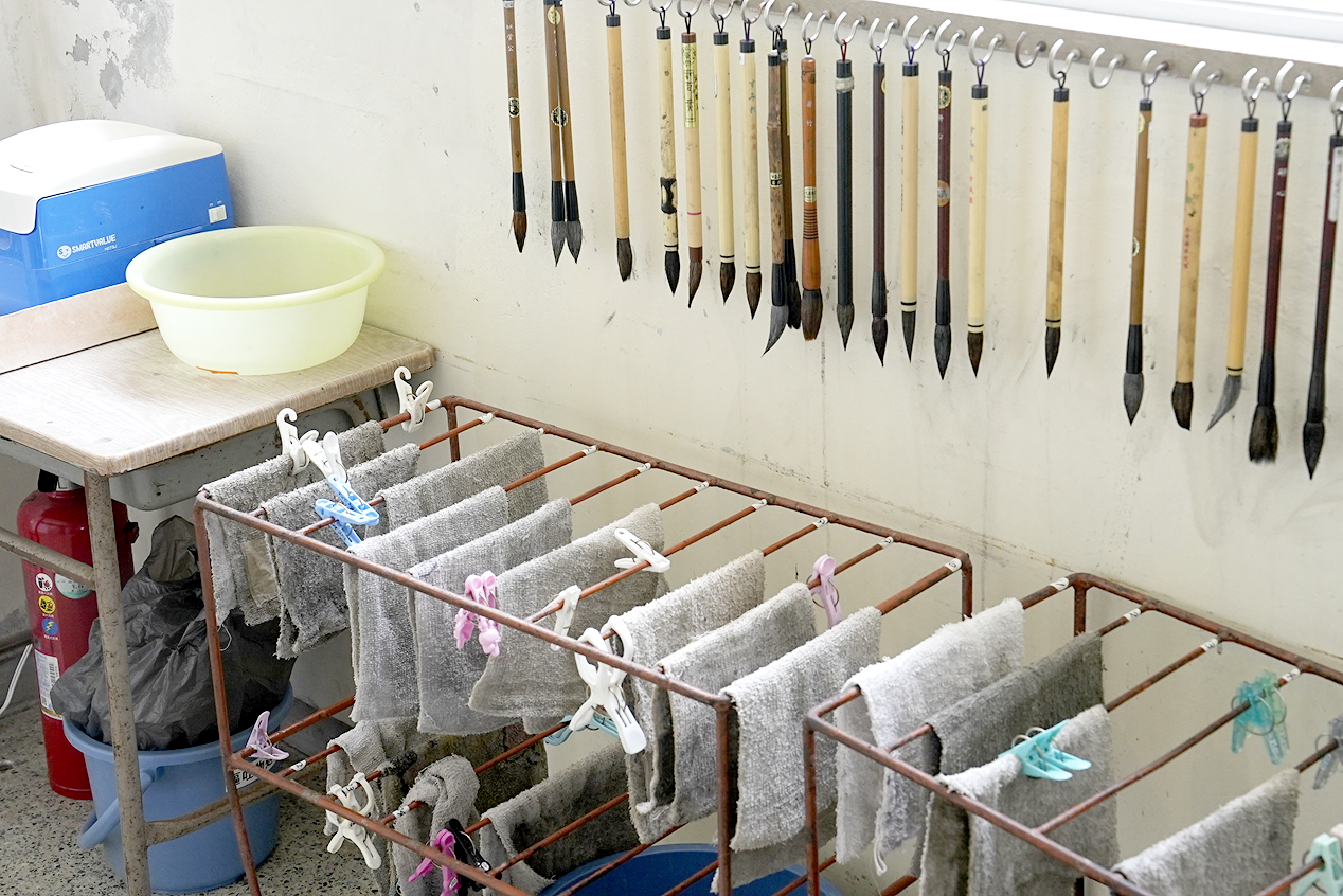 書道道具が置いてある風景